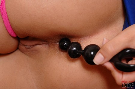 Изящная модель Эв Ангел в гламурном фотосете