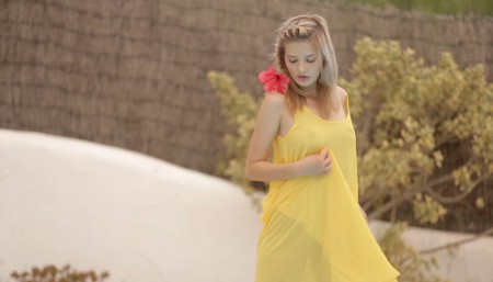 Летняя элегантность: девушка Эдвидж в природе