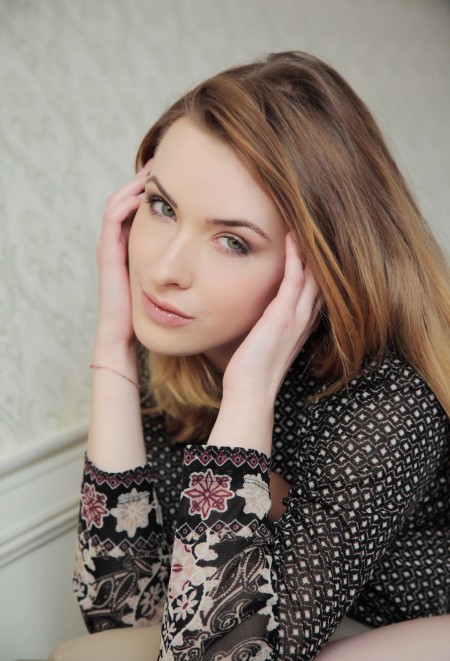 Элегантная Дана: фотосессия в белье