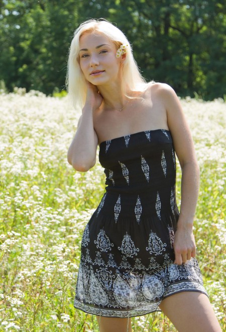 Летняя элегантность: Наталия А. на природе