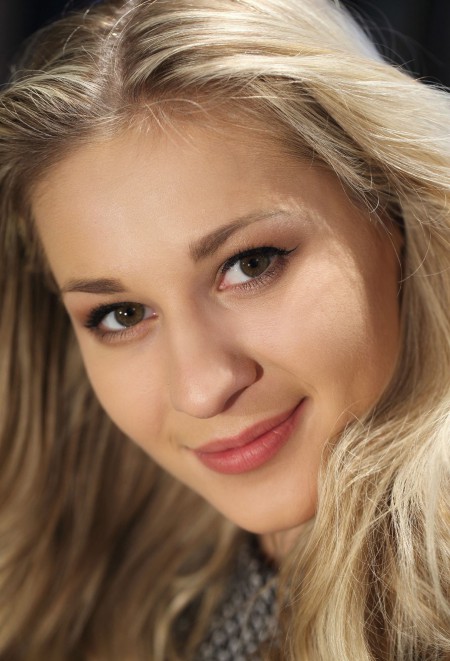 Соблазнительная фотосессия красивой Candy A