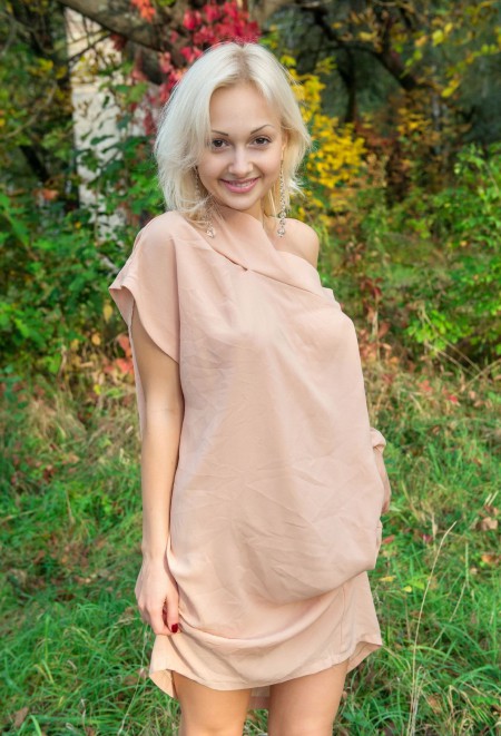 Эротическая фотосессия в лесу