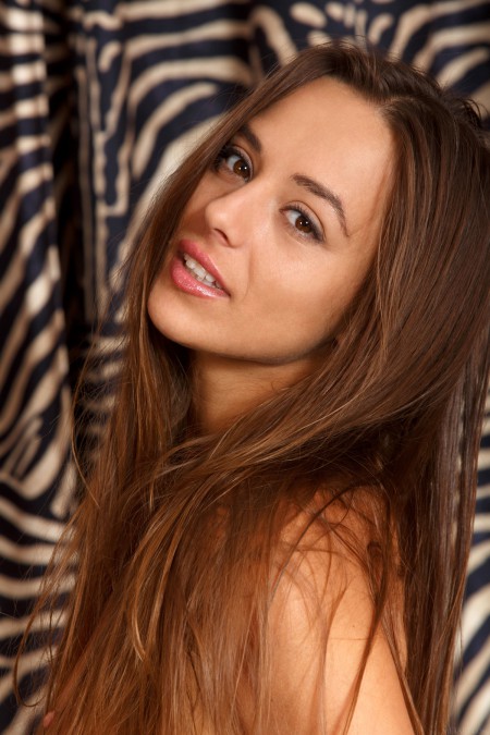 Поющая чувственная модель Доминика С