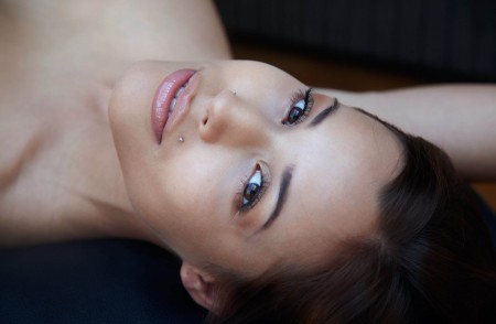 Импульс чувственности: Эротическая фотосессия модели Сатин С