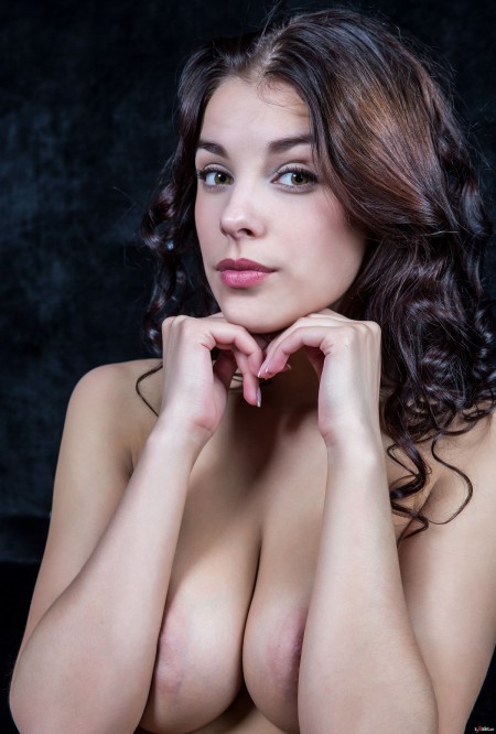 Прелестная модель Эвита Лима