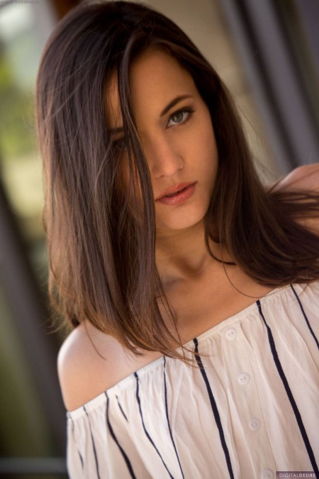 Изящная сенсуальность: фотосет с моделью