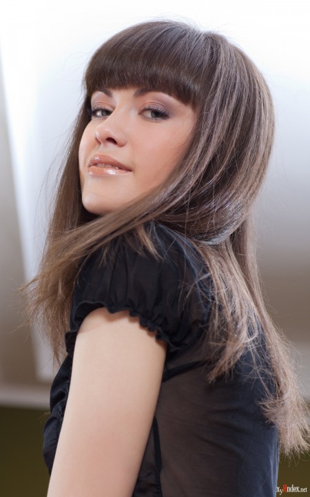 Радость и свежесть: фотосессия голой девушки