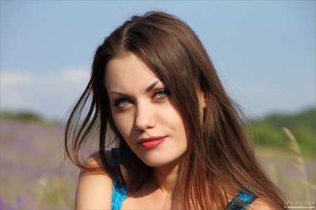 Летняя элегантность: Марта в фотосессии