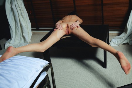 Изысканная секс-символ Мила Азул