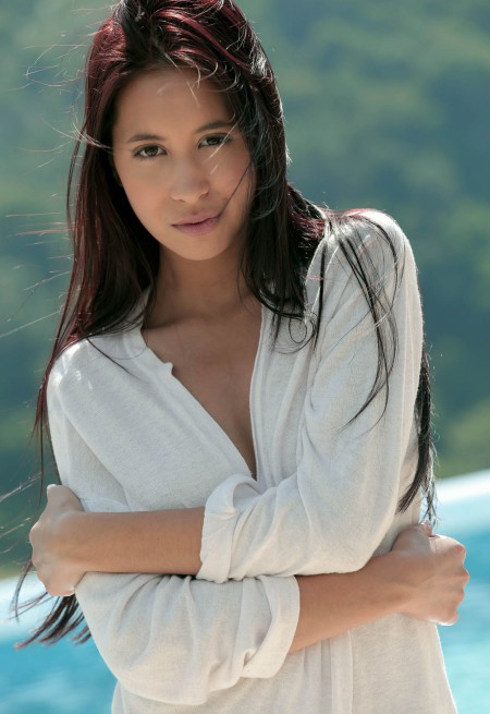 Летнее счастье: обнаженная Паула на природе