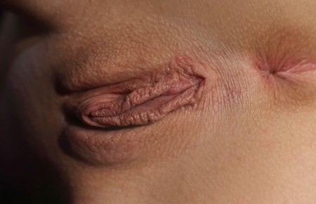 Изящная эротика: модель Зельда улыбается