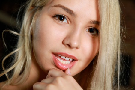 Блондинка Кэндис Лорен: эротическая фотосессия