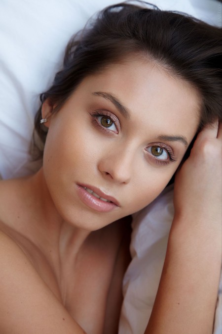 Уютная эротическая фотосессия с Сабриссей А