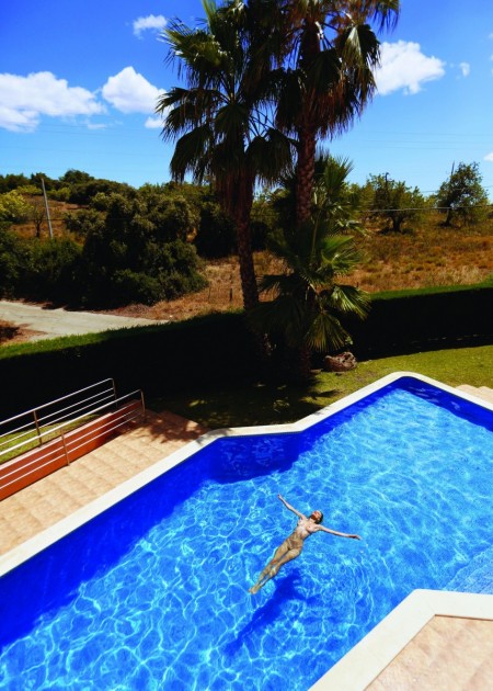 Эротическая фотосессия в летней природе