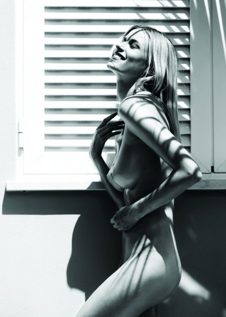 Эротическая фотосессия в летней природе