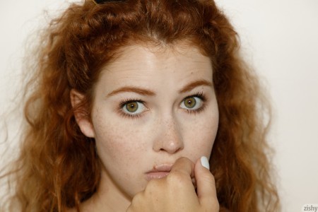 Прекрасная Хайди Романова в соблазнительной фотосессии