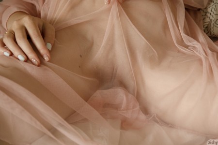 Прекрасная Хайди Романова в соблазнительной фотосессии