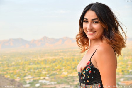 Эротическая фотосессия Callie A на природе