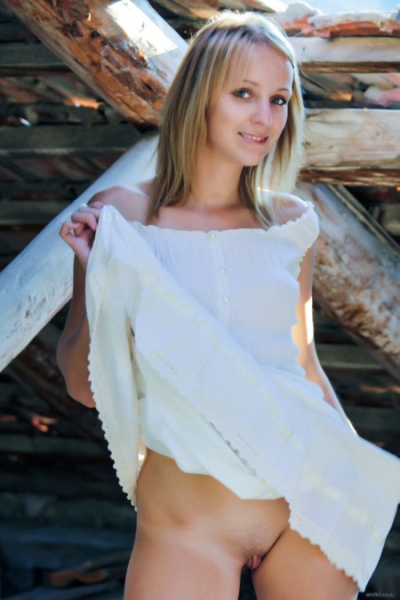 Летняя чувственность: Ilona D в природе