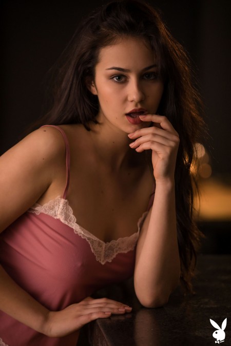 Сексуальная фешн-модель Софи Лимма