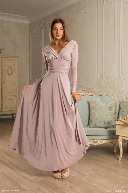 Мария Райя: голая красота и элегантность