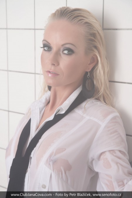 Изящная эротика с Жаной Ковой