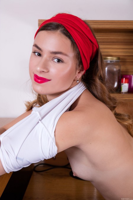 Веселая Мария: эротический фотосет