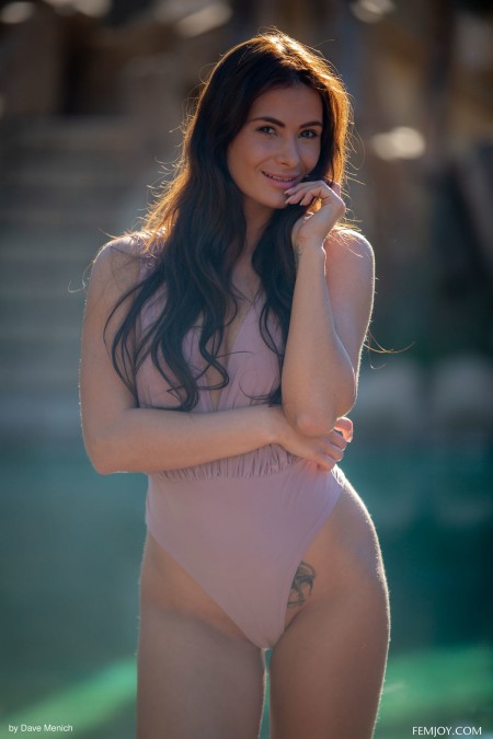 Летняя сенсуальность: девушка Cosmo A