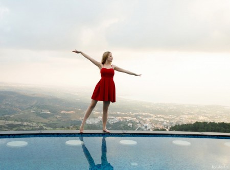 Летнее вдохновение: девушка в природе