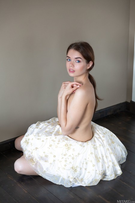 Keira Blue: Домашняя элегантность