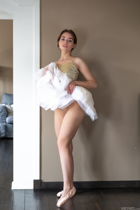 Keira Blue: Домашняя элегантность