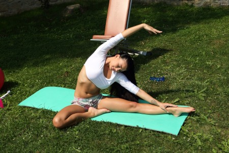 Люси Ли: Летний тренировочный фотосет