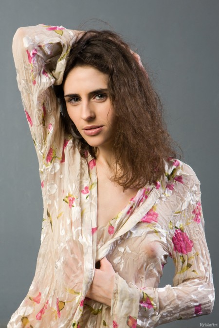 Алиса Мэй: Воплощение Соблазна и Стиля