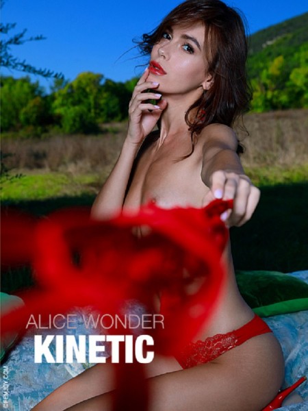 Летняя чувственность: модель Алиса Вандер