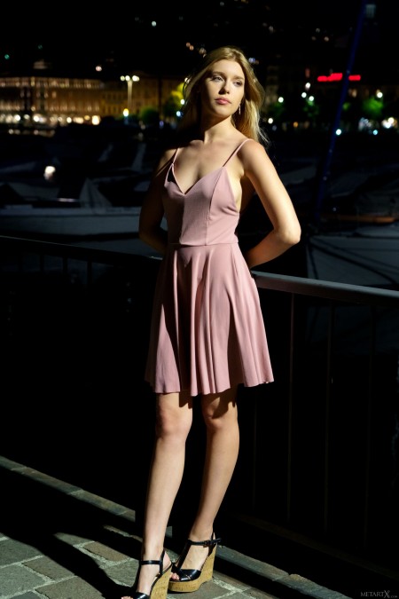 Летняя ночь: элегантная Фрея Майер