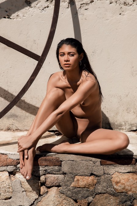 Соблазнительная модель Ханны Ли