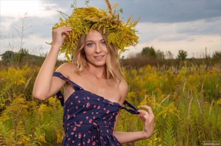Эмили Грейс: красота природы в эротической фотосессии