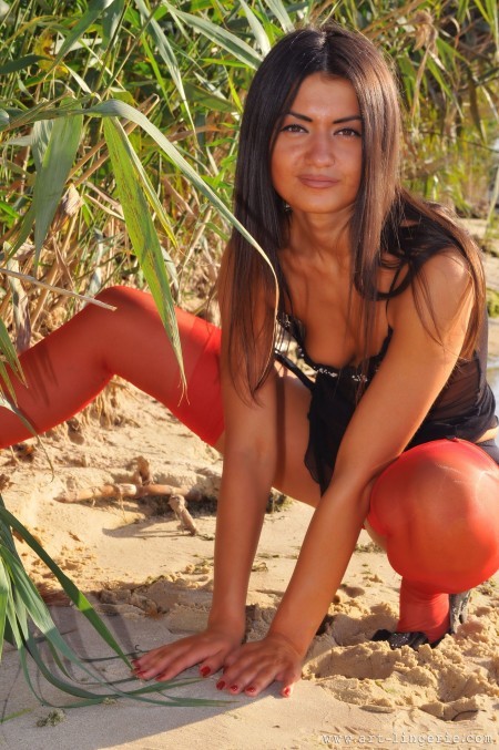 Летняя чувственность: девушка Сайда А