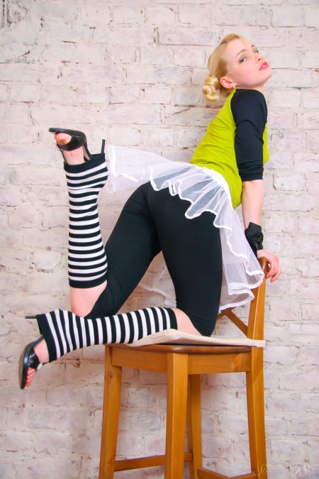 Образование и чувственность: красотка Оля