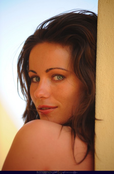 Летний отдых: эротическая фотосессия с Kyla Cole