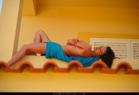 Летний отдых: эротическая фотосессия с Kyla Cole