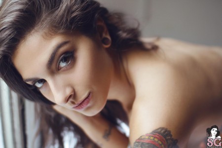 Изысканная Фелина: чувственные фотосеты в интерьере