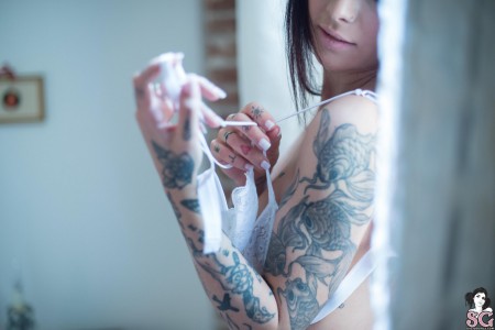 Интимная красота: девушка на фотосессии