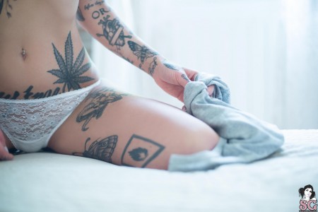 Интимная красота: девушка на фотосессии