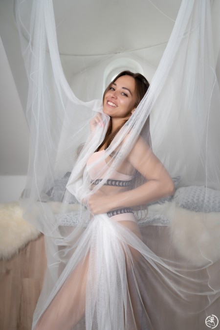 Доминика С: Эротическая фотосессия в домашнем интерьере