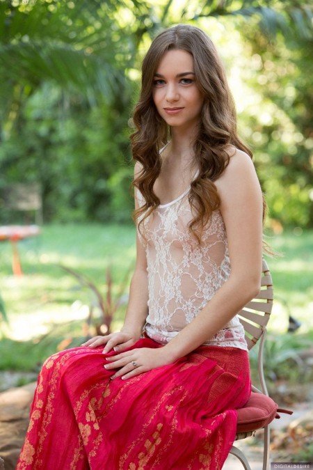 Летнее эротическое фото: Тали Дова