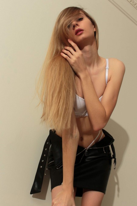 Настя Нимфа: обаятельная фотосессия чувственной модели