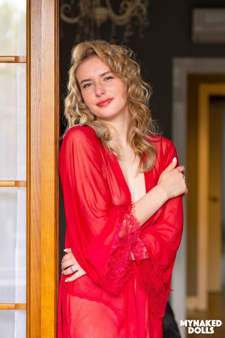 Блондинка Саша Бри: Мода, элегантность, очарование