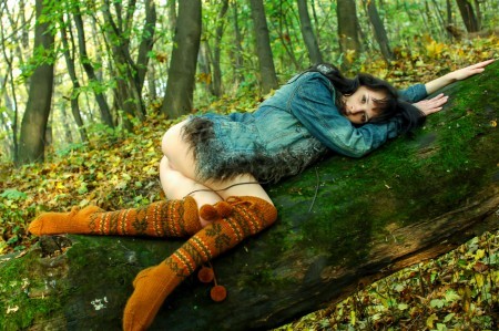Соблазнительная краса: фотосет в лесу
