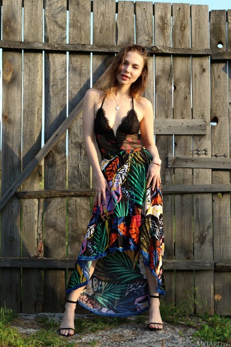 Летняя эротическая фотосессия с Скарлет Хансен